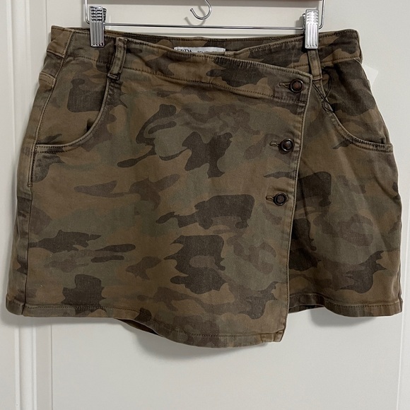 Zara Women’s Camouflage Denim Skort - Size L - Picture 1 of 10